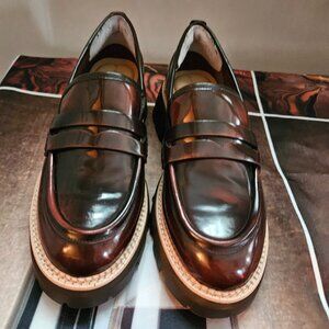 Gianni Bini brown loafer with Lug sole Sz 9
